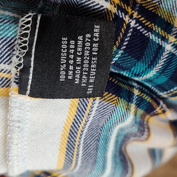 Woman's Plaid Button Up - Picture 5 of 5